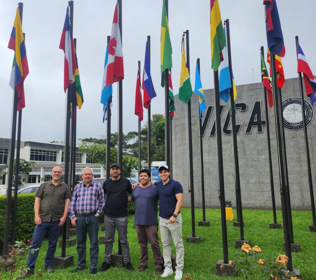 Foto Iica Chilenos Scaled E1733844844527 1024x906